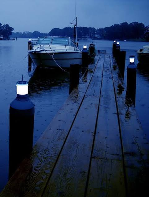 Dock Edge Solar Piling CapLite – 6 Colour LED, 360° Illumination